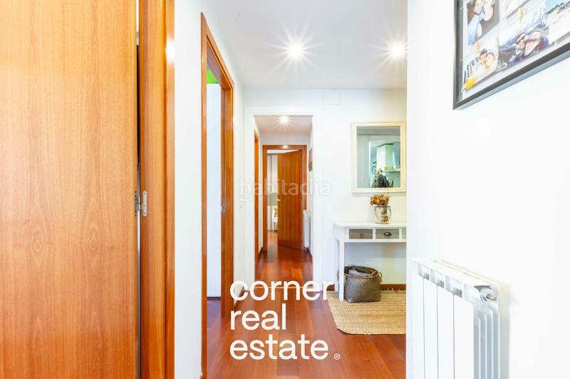 Foto cea99bfa-e86f-4d12-baa7-9538a39a7d0d. Pis amb calefacció aparcament piscina a Turó de Can Mates Sant Cugat del Vallès