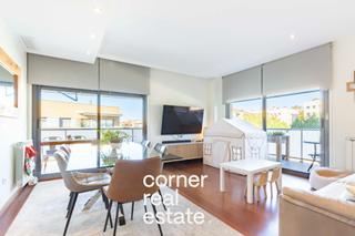 Pis a Turó de Can Mates. Propiedad de 4 dormitorios en finca con piscina  can matas.