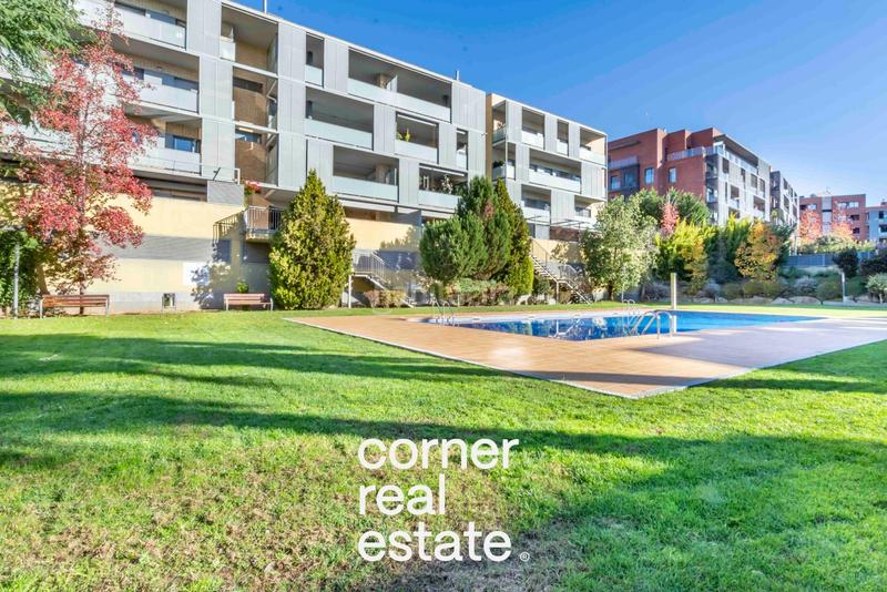 Foto e232d687-aca8-4452-bf56-b0626b5c93d3. Pis amb calefacció aparcament piscina a Turó de Can Mates Sant Cugat del Vallès