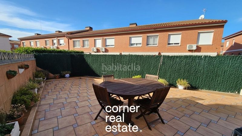 Foto 60aba949-92b9-4628-9bcd-eed9256d7889. Casa adossada amb calefacció aparcament piscina a Masquefa