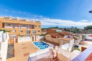 Penthouse in Ca n´Oriol. Ático dúplex luminoso con terrazas y piscina en can oriol  can r