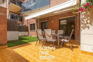 Planta baixa  Creu de coll fava. Planta baja en plaça creu de coll fava, sant cugat