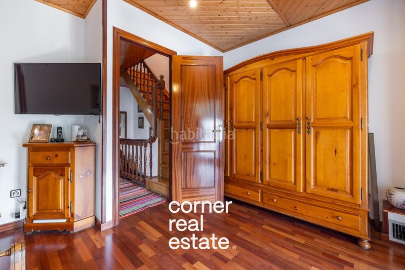 Foto ad8a33fe-da62-4dd4-b502-37eafa58c942. Casa adossada amb calefacció aparcament a Can Clos-Pinetons Ripollet