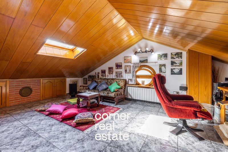 Foto b676e864-64b9-4e5c-ac77-9d73f3d5dd8a. Casa adossada amb calefacció aparcament a Can Clos-Pinetons Ripollet