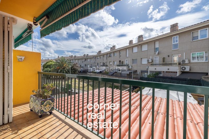 Foto c1dbf0e3-d208-4513-869e-9a67cbe54614. Casa adossada amb calefacció aparcament a Can Clos-Pinetons Ripollet