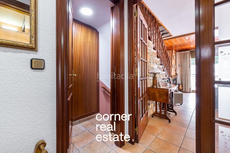 Foto f3f7a0a9-2bab-45a0-b6dc-1570d3ac2036. Casa adossada amb calefacció aparcament a Can Clos-Pinetons Ripollet