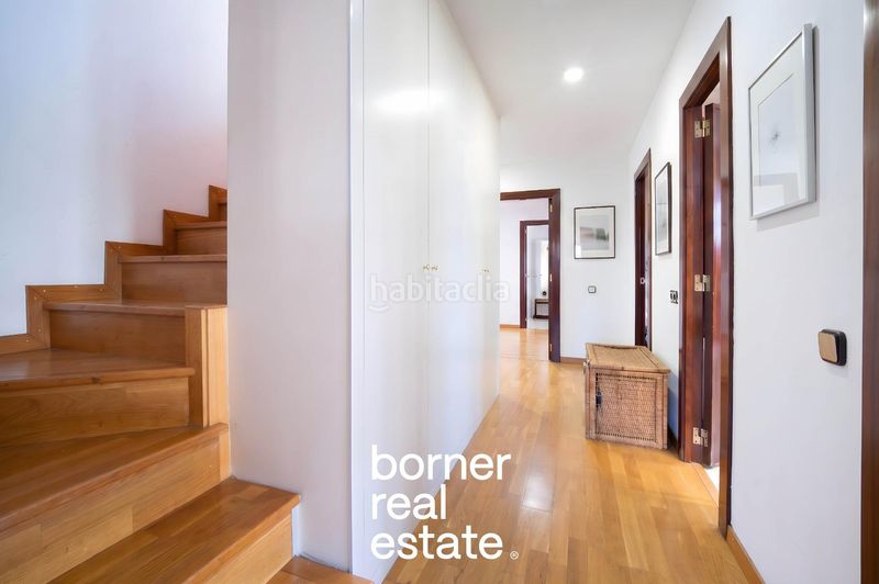 Foto 0d6e2759-abb6-4be9-a5f6-85be673d05dc. Casa adosada exclusiva casa esquinera de 386m2 con jardín privado y piscina en lEixample. en Sant Cugat del Vallès