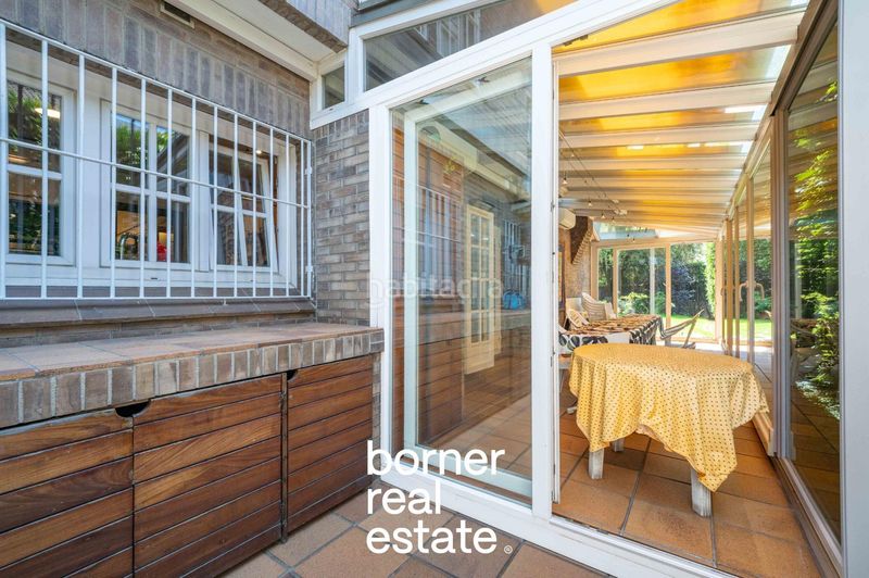 Foto 193f4348-5c2f-4aa7-8865-0440192196e3. Casa adosada exclusiva casa esquinera de 386m2 con jardín privado y piscina en lEixample. en Sant Cugat del Vallès