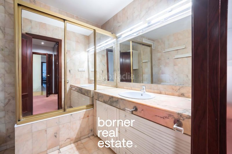 Foto 8934cfaa-18e8-448b-80b6-85837d951513. Casa adosada exclusiva casa esquinera de 386m2 con jardín privado y piscina en lEixample. en Sant Cugat del Vallès