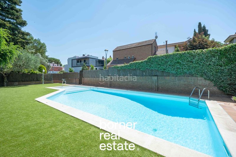 Foto 97fc3f03-a17c-43a6-8513-9647ef468e50. Casa adosada exclusiva casa esquinera de 386m2 con jardín privado y piscina en lEixample. en Sant Cugat del Vallès