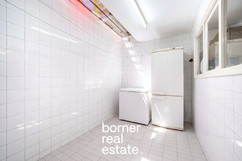 Foto 998c8b48-1f79-4952-9132-4e2d3c0df47a. Casa adosada exclusiva casa esquinera de 386m2 con jardín privado y piscina en lEixample. en Sant Cugat del Vallès
