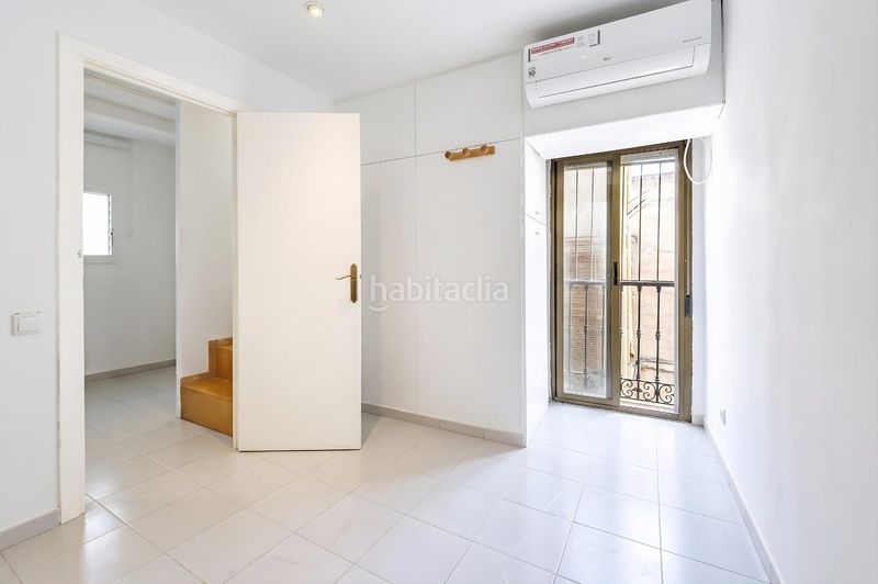 Foto d775c10e-7575-4f6e-a0cb-8c0c08cffc8a. Àtic amb calefacció a Raval Barcelona
