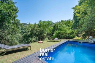 Casa en Les Planes. Casa independiente de 457m2, 5 hab.  5 baños y piscina en plena