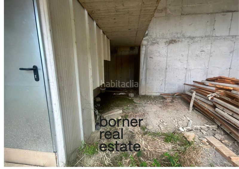 Foto b583d783-bd7b-42c6-8b60-580056c36b3d. Casa amb calefacció aparcament piscina a Les Fonts Terrassa