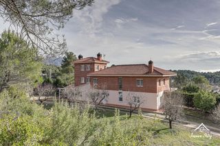 Chalet à Bruc (El). Casa en venta el bruc