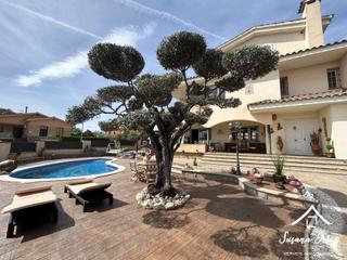 Chalet à Collbató. Casa en venta en collbató