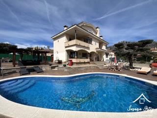 Chalet in Collbat. Casa en venta en collbat