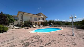 Chalet à Masquefa. Casa en venta en masquefa urbanización can valls