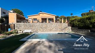 Xalet a Can Rial. Casa en venta en esparreguera urbanización can-rial