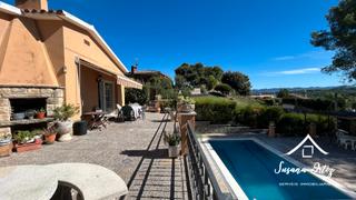 Chalet en Can Rial. Casa en venta en esparreguera urbanización can-rial