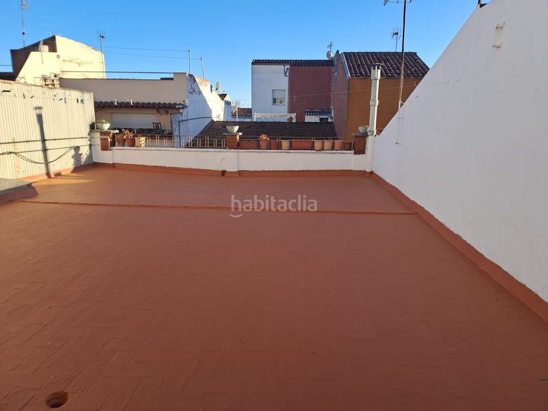 Foto adbee3f0-9f3b-400c-9e40-8012b0a7174f. Pis amb xemeneia calefacció a Sant Pere Nord Terrassa