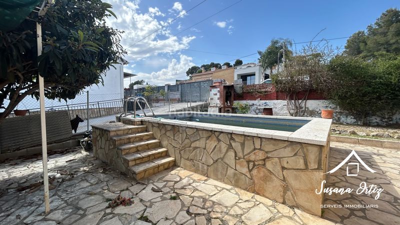 Foto fec5db97-68f2-43b6-a2e6-5dd970c5b599. Xalet amb xemeneia calefacció aparcament piscina a Masquefa