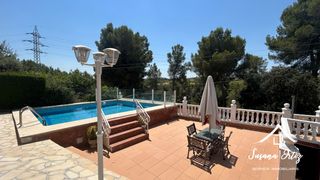 Chalet in Piera. Casa en venta en piera