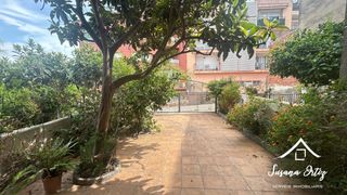 Casa adosada en Nucli Urbà. Casa en venta en esparreguera