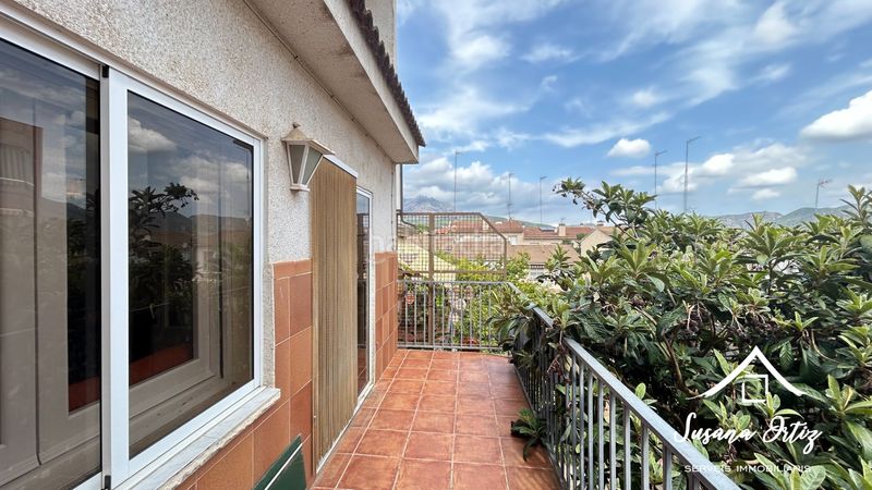 Foto b8510478-a522-4421-9dbe-f5bab9416157. Casa adossada amb calefacció aparcament a Nucli Urbà Esparreguera