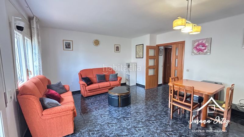 Foto c289dded-667c-453c-a8fc-ee68666b9eba. Casa adossada amb calefacció aparcament a Nucli Urbà Esparreguera