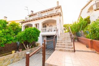 Maison jumelée à Albinyana. Casa en venta en albinyana