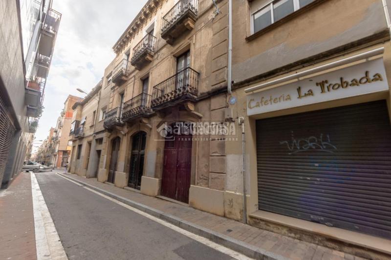 Foto 5eadc37d-4f21-44a2-bd16-cf799cedd70e. Edificio  en venta en Centre Reus