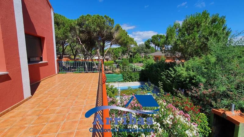 Foto b59f1012-23a2-4daa-8eab-4f96998c6bd9. Xalet amb calefacció aparcament piscina a Almorox