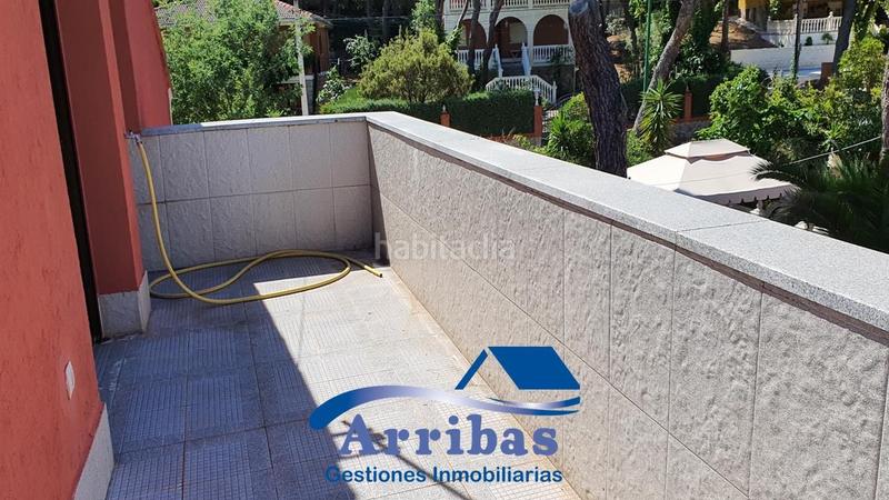 Foto d58db79e-85dd-4f12-b4ea-ef0b9311d4a3. Xalet amb calefacció aparcament piscina a Almorox