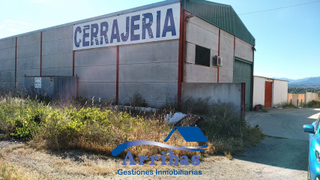 Fabrikhalle in Escalona