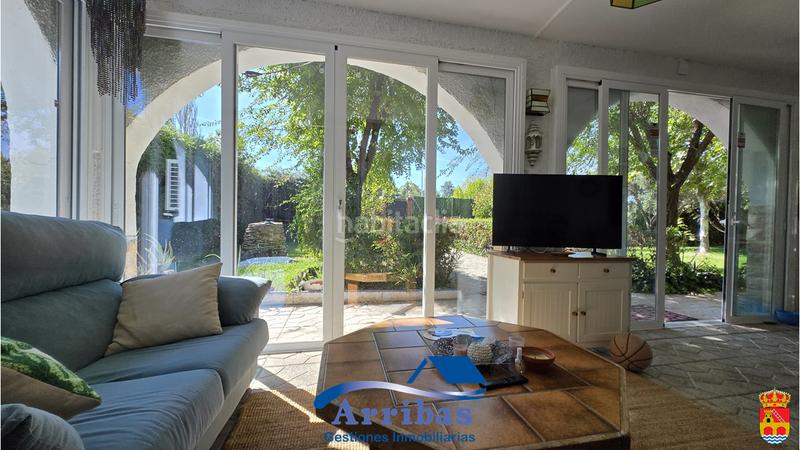 Foto 522104c3-0c70-48a5-b382-67b6fbc9a0f4. Chalet with fireplace heating pool in Escalona