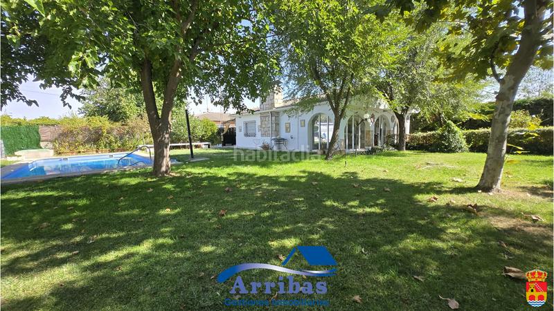 Foto 68a8267c-df83-4b62-9e31-b421821258fb. Chalet with fireplace heating pool in Escalona