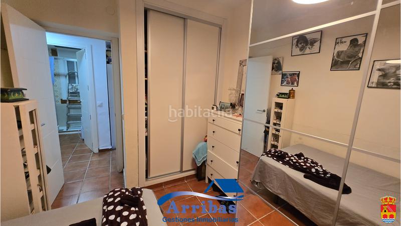 Foto 6d523943-eb99-4c8d-999b-5caba16fb881. Chalet with fireplace heating pool in Escalona