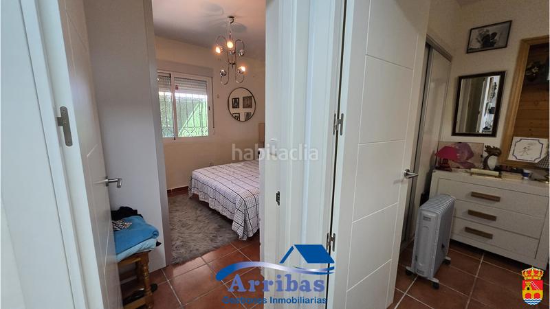 Foto 87c6cfb9-25ec-4297-8f20-3bc276f193b6. Chalet with fireplace heating pool in Escalona