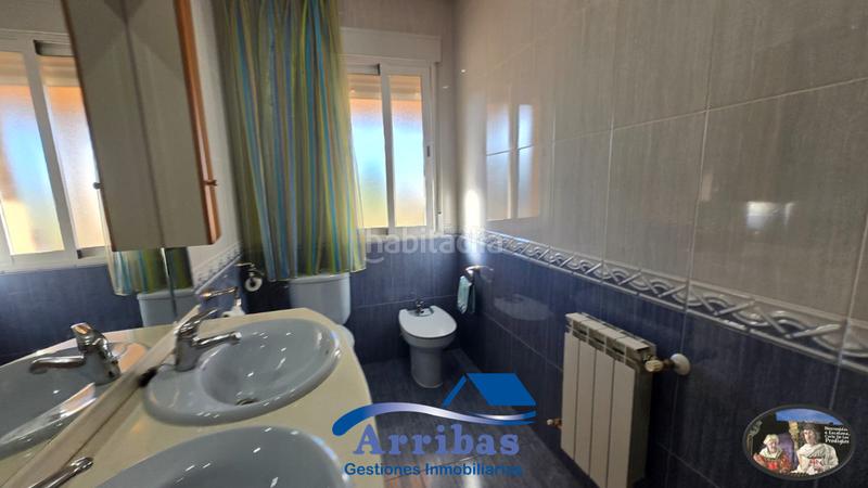 Foto 10bd5bb1-52eb-4654-b8bb-15affa17f7b2. Xalet amb calefacció aparcament piscina a Escalona