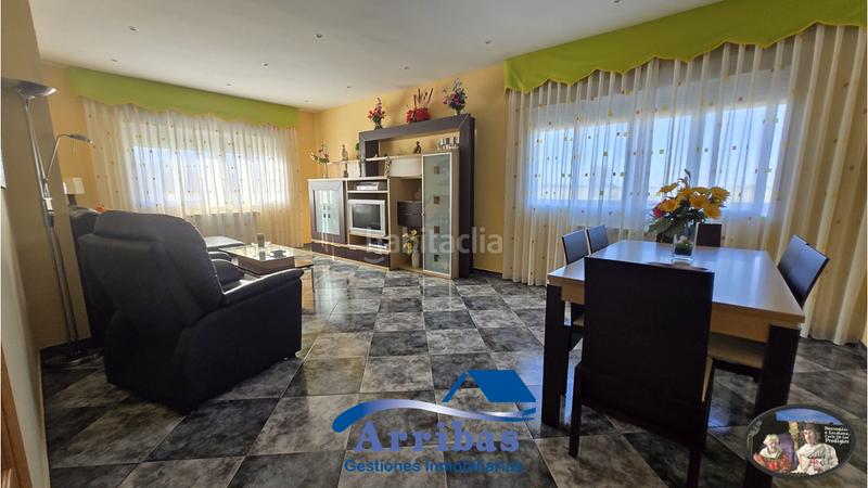 Foto 95693a33-1771-4565-93c2-7571f8b63b6e. Xalet amb calefacció aparcament piscina a Escalona