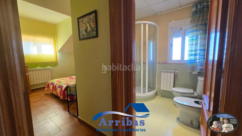 Foto b2861f49-b6c4-4f0e-89a5-3795a57c532e. Xalet amb calefacció aparcament piscina a Escalona