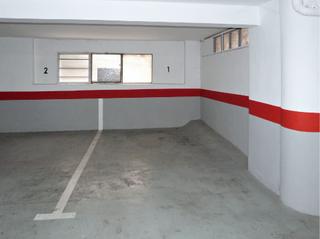 Aparcament cotxe  C/ ausias carbonell,. Parking  jijonaxixona centro