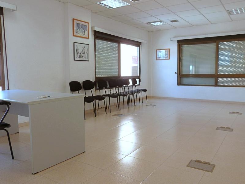 Foto 104d93a1-5f49-42ed-8596-263929e4474a. Miete büro in Xixona