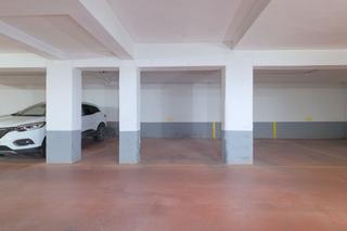 Aparcament cotxe  C/ ausias carbonell. Parking  jijonaxixona centro