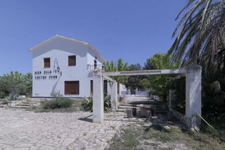 Xalet  Pt serratella. Chalet  jijonaxixona ptda. serratella