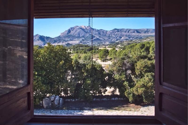 Foto d9cc19d2-0b91-476f-bc23-0ddc6d96c799. Chalet mit parking in Xixona