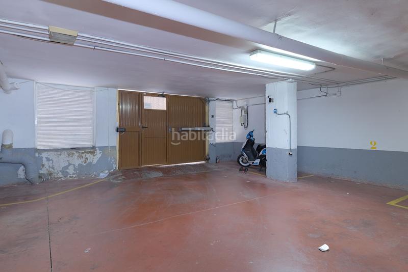 Foto 0e12717d-770b-42bf-8f60-2c424e076f2b. Aparcament cotxe a Xixona