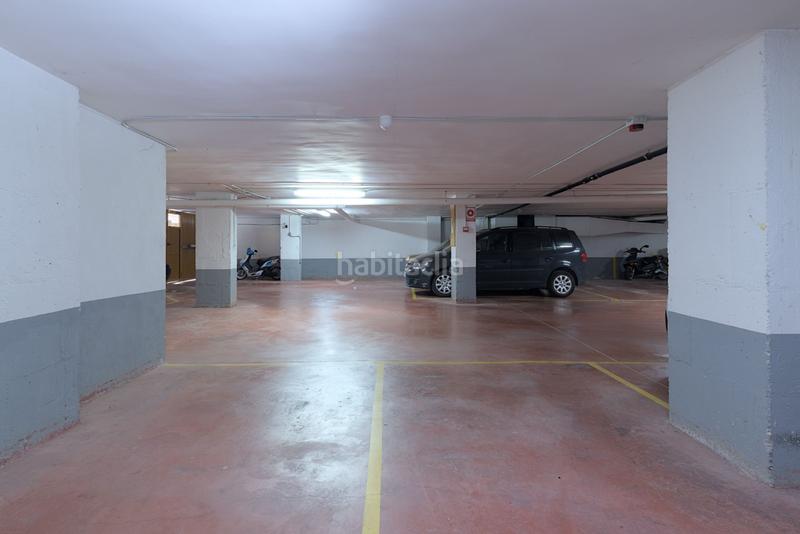 Foto 56e84836-500f-49d4-9667-fd6a300e2aed. Aparcament cotxe a Xixona