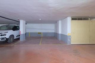 Parking voiture  C/ ausias carbonell,. Parking  jijonaxixona centro